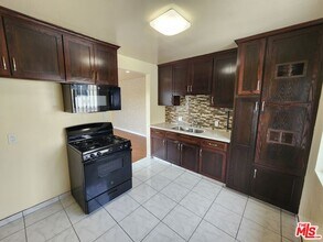 1533 W 80th St in Los Angeles, CA - Building Photo - Building Photo