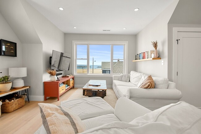 51 Cutler St in Winthrop, MA - Building Photo - Building Photo