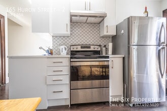 165 Huron St in Toronto, ON - Building Photo - Building Photo