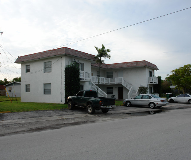 3760 SW 63rd Ave in Fort Lauderdale, FL - Building Photo - Building Photo