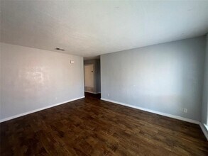 100 Uhland Rd in San Marcos, TX - Building Photo - Building Photo