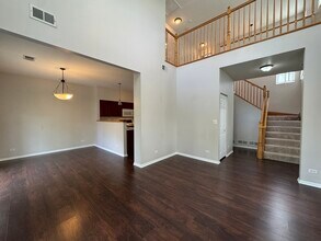1913 Golden Gate Ln in Naperville, IL - Building Photo - Building Photo