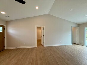 765 N Kansas St in Benton, KS - Building Photo - Building Photo