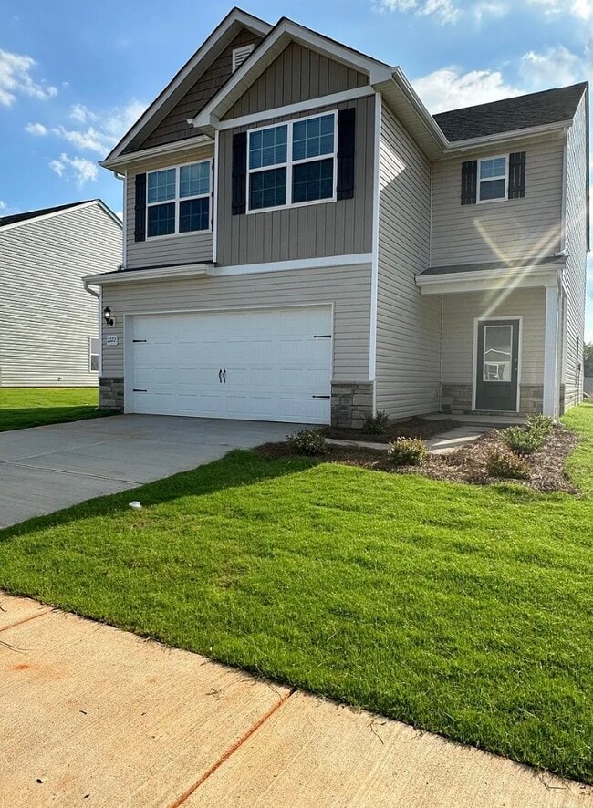 2222 Transatlantic Ave in Charlotte, NC - Foto de edificio - Building Photo