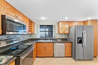 6060 S Falls Cir Dr, Unit 422 in Lauderhill, FL - Building Photo - Building Photo