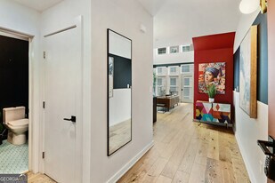 208 12th St NE in Atlanta, GA - Building Photo