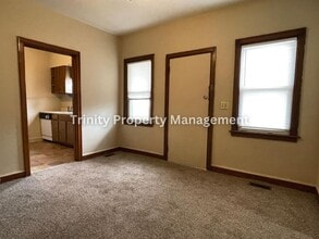 649 Birch St in Clarksburg, WV - Foto de edificio - Building Photo