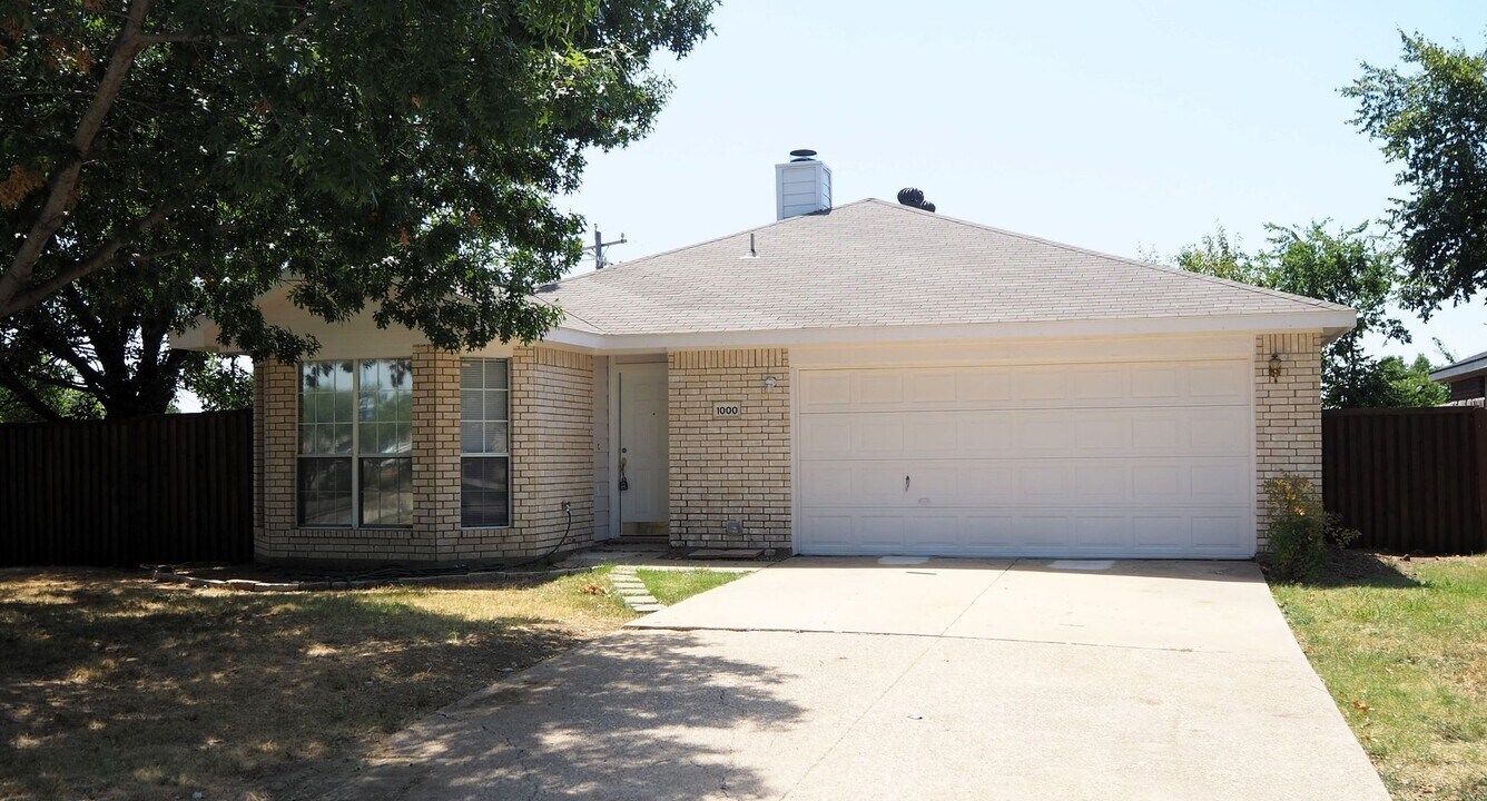 1000 Waterview Dr in Little Elm, TX - Building Photo