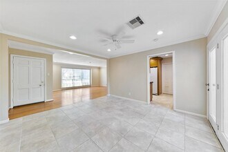 5422 Schumacher Ln in Houston, TX - Building Photo - Building Photo