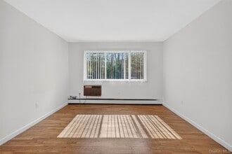 810 Blooming Grove Turnpike in New Windsor, NY - Building Photo - Building Photo