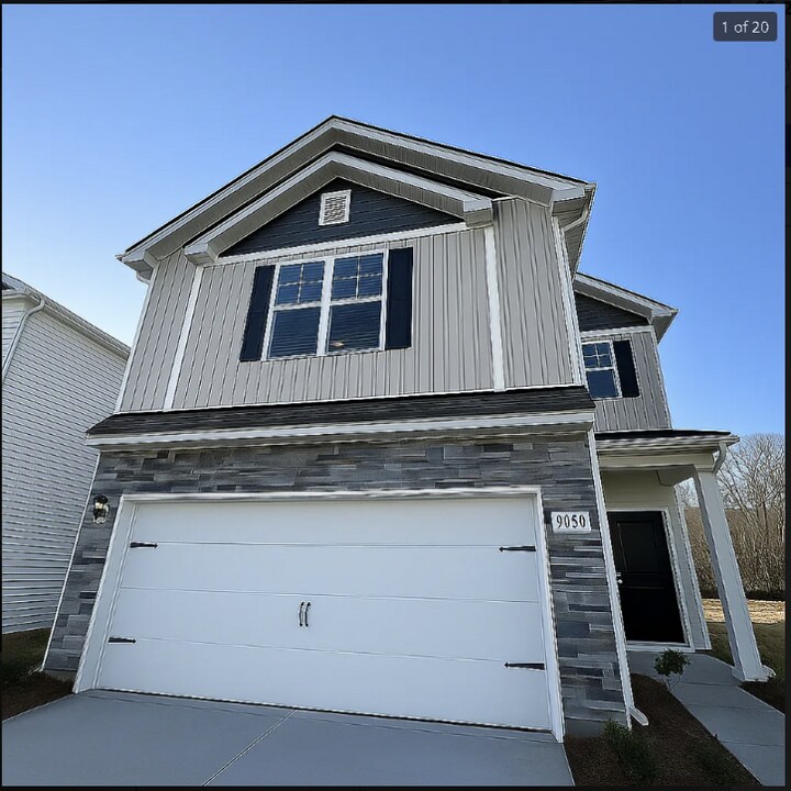 9050 Stoney Waters Ct in Charlotte, NC - Building Photo