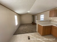 12 Birch Crest Dr in Flint, MI - Building Photo - Building Photo