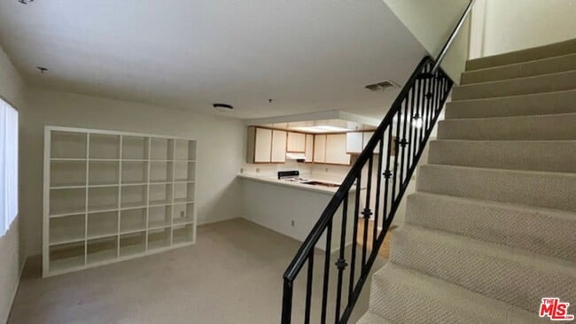 property at 420 S Harvard Blvd