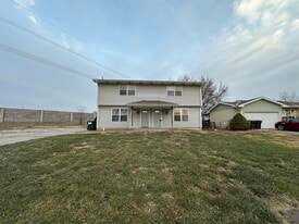 926 W Belmont Ave in Lincoln, NE - Building Photo