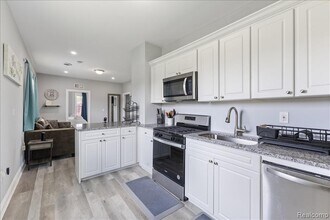 885 Clairmount Ave in Detroit, MI - Building Photo - Building Photo