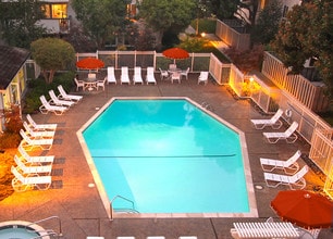 Newport Apartments in Campbell, CA - Foto de edificio - Building Photo