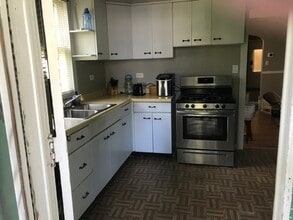 249 E Park Blvd, Unit First Floor in Villa Park, IL - Foto de edificio - Building Photo