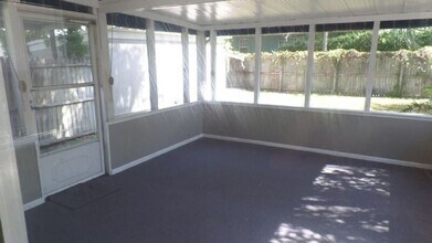 2050-2033 33rd Ave N in St. Petersburg, FL - Building Photo - Building Photo