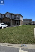 1 Greenside Ct in Woodstock, ON - Building Photo - Building Photo