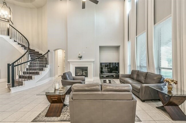 16526 Whiteoak Canyon Dr in Atascocita, TX - Building Photo - Building Photo