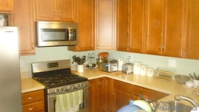 8434 Summerdale Rd, Unit B in San Diego, CA - Building Photo - Building Photo