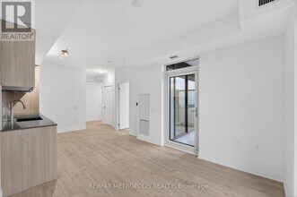 2088 James St in Burlington, ON - Building Photo - Building Photo