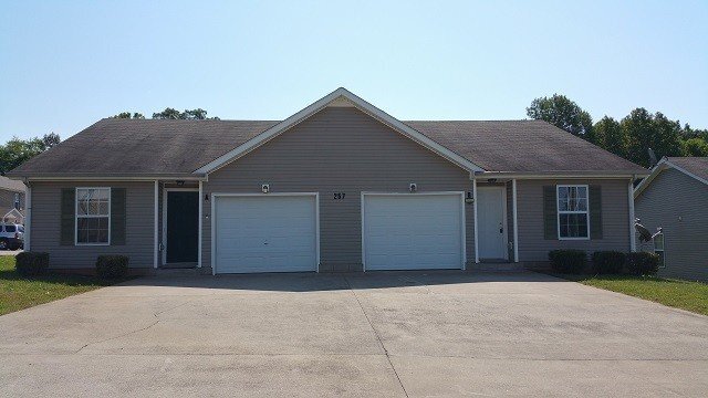 257 Executive Ave in Clarksville, TN - Building Photo