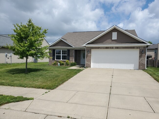 property at 413 Shade Tree Ct