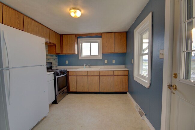 306 East St in Lynn Center, IL - Building Photo - Building Photo