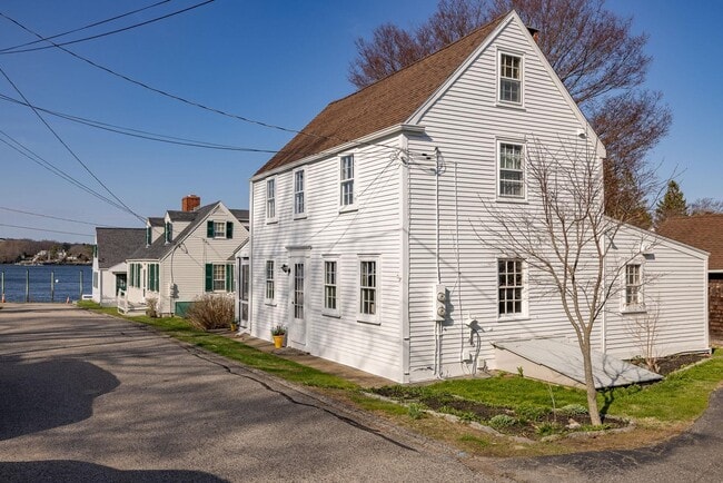 property at 17 Elm Ct
