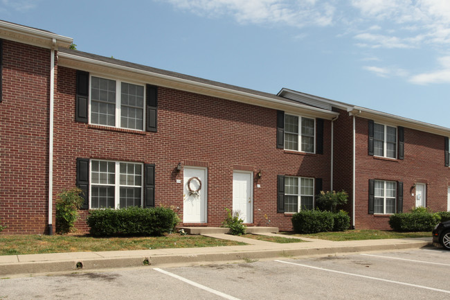 Wood Edge Villas in Lexington, KY - Building Photo - Building Photo