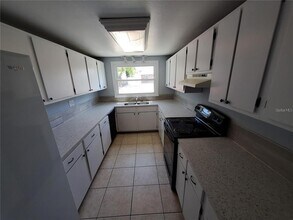 2170 Sylvester Rd in Lakeland, FL - Building Photo - Building Photo