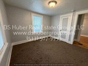 2345 N Cedar St in Holt, MI - Building Photo - Building Photo