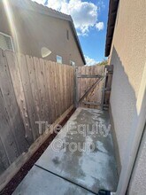 3240 N Kent St in Visalia, CA - Building Photo - Building Photo