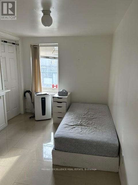 1114 College St in Toronto, ON - Building Photo - Building Photo