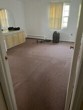 1172 Middle Turnpike W in Manchester, CT - Building Photo - Building Photo