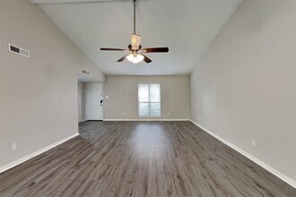 635 Stonewall Dr in Richmond, TX - Building Photo - Building Photo