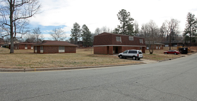 710-726 North St in Graham, NC - Building Photo - Building Photo