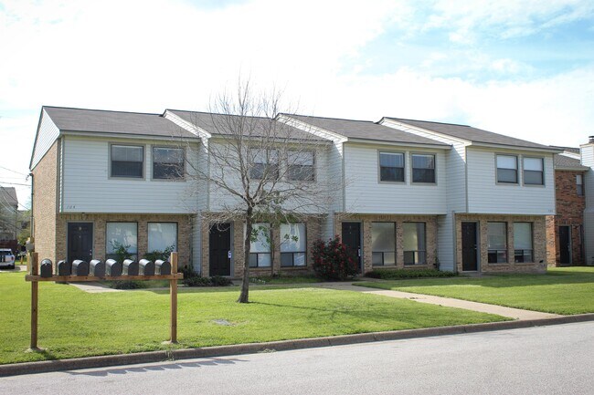 704 San Pedro Dr in College Station, TX - Building Photo - Building Photo