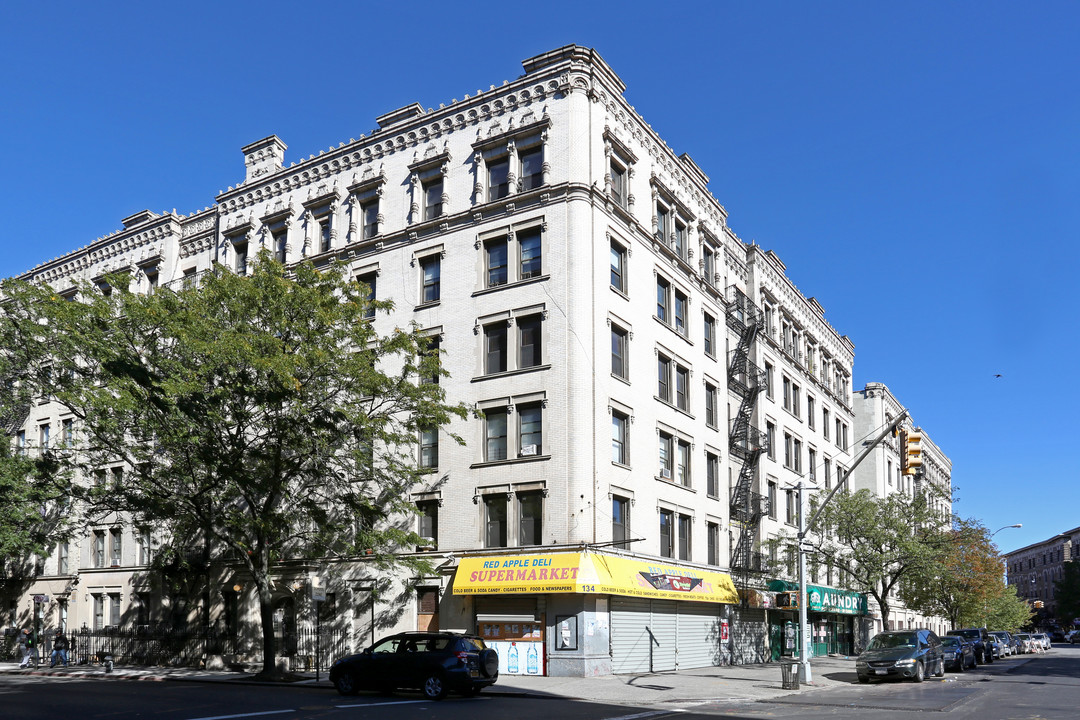 136-142 Hamilton Pl in New York, NY - Building Photo