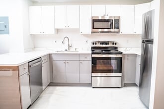 Kenmore Apartments in Southington, CT - Foto de edificio - Building Photo