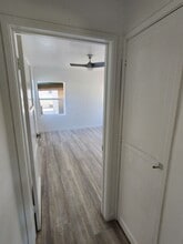 9642 Bryson Ave in South Gate, CA - Foto de edificio - Building Photo