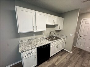 1374 N Chickadee Ave in Fayetteville, AR - Building Photo - Building Photo