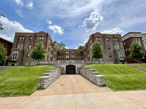 Philip H. Barron Realty-Clayton & Forest Park in St. Louis, MO - Building Photo - Building Photo