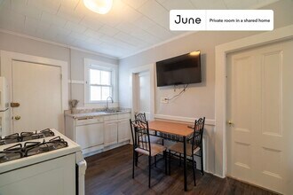 Private bedroom in 3 bed/1 bath Home in Boston, MA - Building Photo - Building Photo