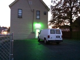 2002 W 4th St, Unit Main