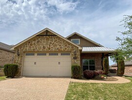 3013 Stallion Dr in Robinson, TX - Building Photo