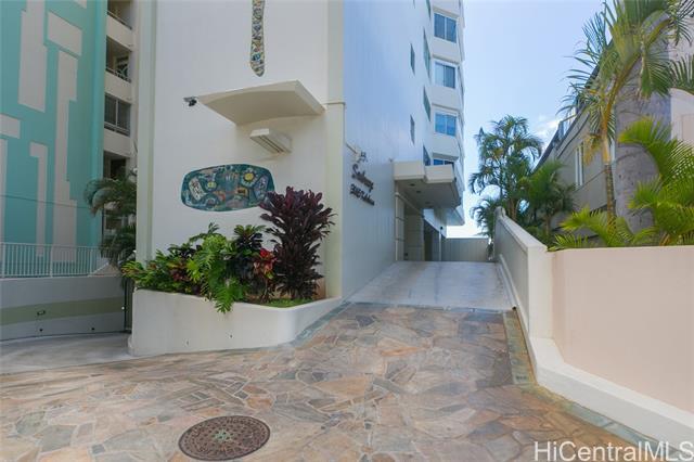 3065 Kalakaua Ave in Honolulu, HI - Building Photo - Building Photo