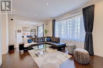 34 Firefly Rd in Brampton, ON - Building Photo - Building Photo