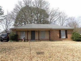 983 Poplar Leaf Rd in Collierville, TN - Building Photo